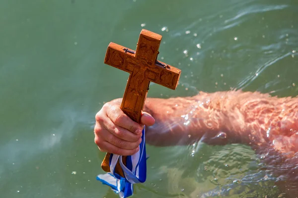 Вода церемонії маркування Православної Водохреща Господнього, у порт на — стокове фото