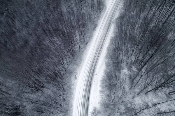 Flygfoto Över Snöiga Skogen Med Väg Området Naoussa Norra Grekland — Stockfoto