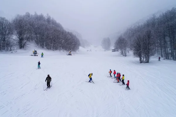 Naousa Греція Січня 2018 Пташиного Польоту Лижників Гірськолижному Курорті Pigadia — стокове фото