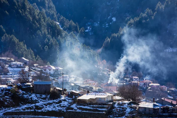 Winterlandschaft Aus Der Bergkette Von Pindos Und Dem Dorf Distrato — Stockfoto