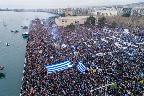 塞萨洛尼基 2018年1月21日 数以千计的人抗议希腊与希腊塞萨洛尼基的马其顿的名称争端的任何妥协 — 图库照片