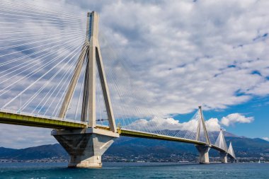 Asma köprü Rio-Antirio Yunanistan görünümünü. Boğaz, Korint Körfez geçiş Köprüsü Peloponnese, Yunanistan