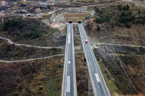 Vista de la carretera nacional (Egnatia Odos) como aparece desde Mets — Foto de Stock