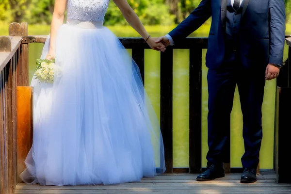 Mariée et marié le jour du mariage — Photo