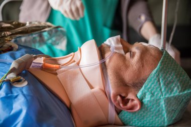 Kurtuluş mürettebatı hastaları tahliye ve Axepa hastanede yaralı 