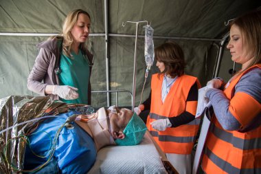 Kurtuluş mürettebatı hastaları tahliye ve Axepa hastanede yaralı 