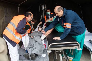 Kurtuluş mürettebatı hastaları tahliye ve Axepa hastanede yaralı 