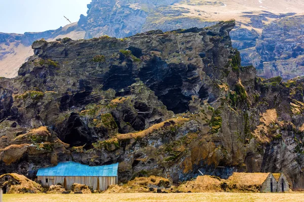 Casas tradicionales de césped islandés — Foto de Stock