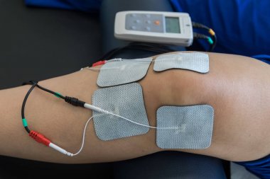 diz ağrısı tedavisi için kullanılan elektronik tedavisi. seçici odak