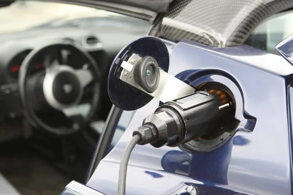 Electric car refuel with power — Stock Photo, Image