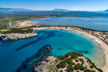 Voidokilia Beach, Voidokilia lagün güzel görünümü, Messinia, Yunanistan bir yüksek noktasından Akdeniz Avrupa'nın en iyi plajlarından panoramik havadan görünümü
