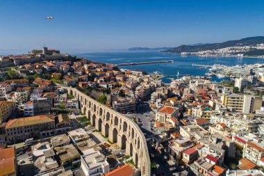 Havadan görünümü Kuzey Yunan, antik aquedu Kavala şehir