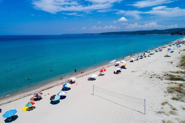 Flygvy över den vackra stranden Aigeopelagitika i Posidi — Stockfoto