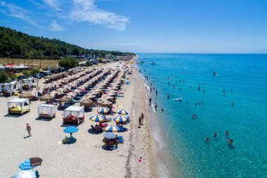 Posidi güzel Aigeopelagitika plaj havadan görünümü