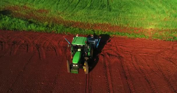 Kilkis Řecko Dubna 2018 Letecký Snímek Farmář Traktorem Setí Zemědělských — Stock video