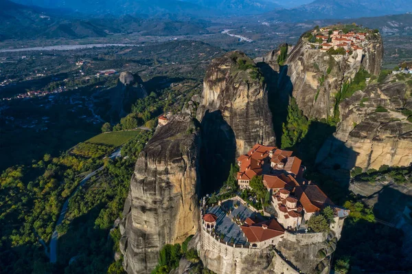 Vanuit de lucht gezien vanuit het klooster van Varlaam in Meteora, Griekenland — Stockfoto