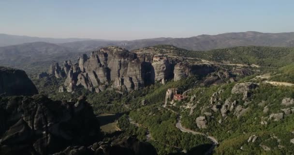 Vista Aérea Monastery Rousanou Alto Penhasco Meteora Perto Kalabaka Trikala — Vídeo de Stock