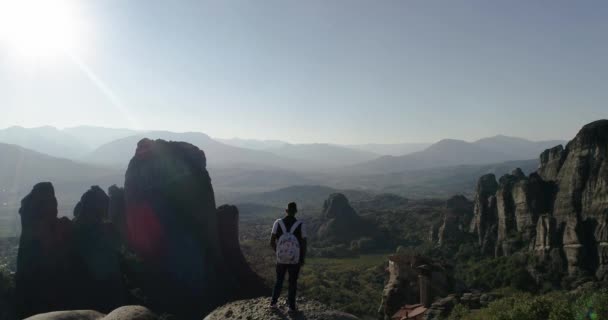 Вид Высоты Птичьего Полета Монастыря Русану Вершине Скалы Метеоре Недалеко — стоковое видео