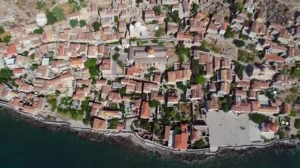 希腊伯罗奔尼撒拉科尼亚的莫内瓦老城的空中景观 Monemvasia常被称为 希腊直布罗陀 — 图库视频影像