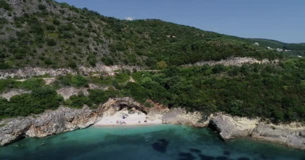 Flygdrönare Fågelperspektiv Över Mega Drafi Beach Med Turkost Hav Parga — Stockvideo