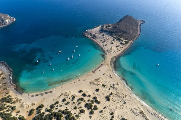 Vista aérea de la playa de Simos en la isla de Elafonisos en Grecia . —  Fotos de Stock