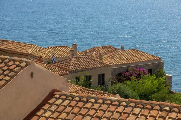 Vista del casco antiguo de Monemvasia en Lakonia del Peloponeso, Gr — Foto de Stock