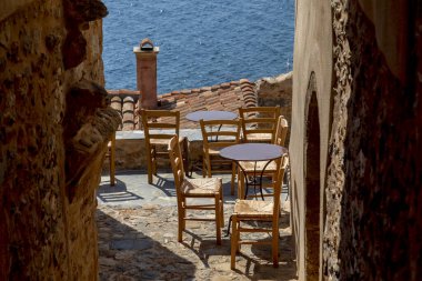 Peloponnese, Gr. Lakonia 'daki eski Monemvasia kasabasının manzarası