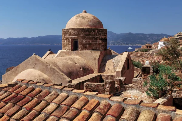 Blick auf die Altstadt von monemvasia in lakonia des peloponnes, gr — Stockfoto