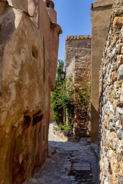 Peloponnese, Gr. Lakonia 'daki eski Monemvasia kasabasının manzarası