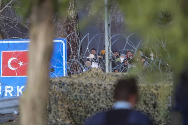 Kastanies Evros Greece March 2020 Greek Police Front Fence Trying — Stok fotoğraf