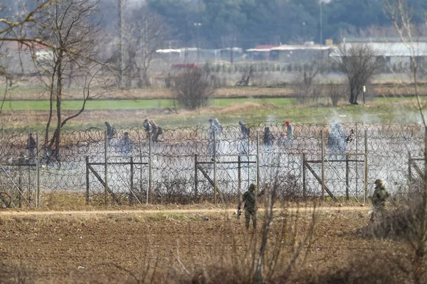 Kastanies Evros Grécia Março 2020 Policiais Soldados Gregos Frente Uma — Fotografia de Stock