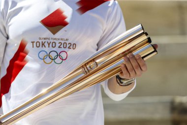 Atina, Yunanistan - 19 Mart 2020: Tokyo 2020 Yaz Olimpiyat Oyunları için Panathenaic Kallimaro Stadyumu 'nda Olimpiyat Alev devir Töreni