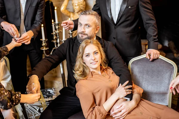 Portrait of a couple during a New Year celebration — Stock Photo, Image