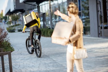 Yanlış müşteri ve teslimatçı.