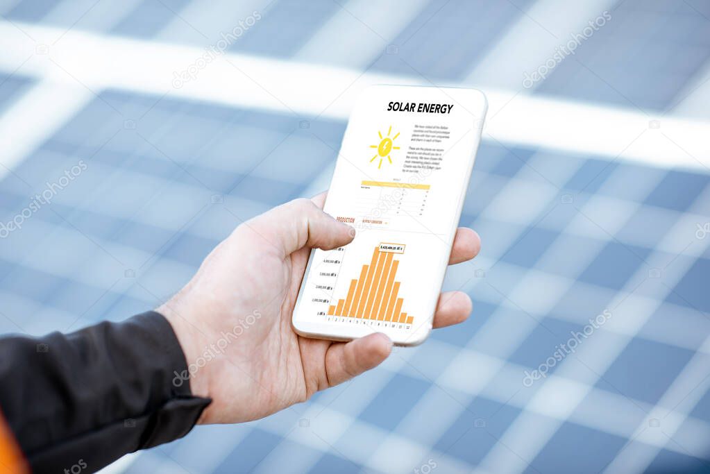 Examinar la producción de la central solar con tableta digital 2024