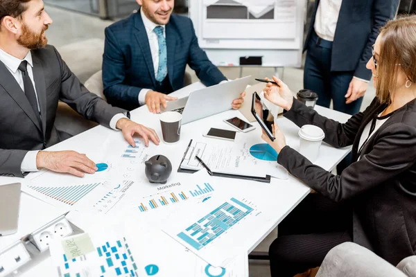 Finansiell konferens, arbetsbord — Stockfoto