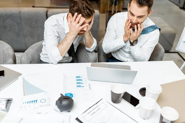 Exhausted employees working in the office — Stock Photo, Image