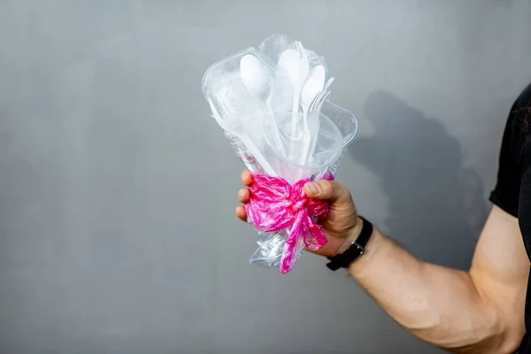Bouquet de maintien fait de déchets plastiques — Photo