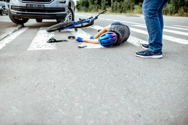 Road accident with injured cyclist