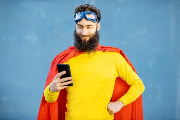 Superman-Porträt auf blauem Hintergrund — Stockfoto