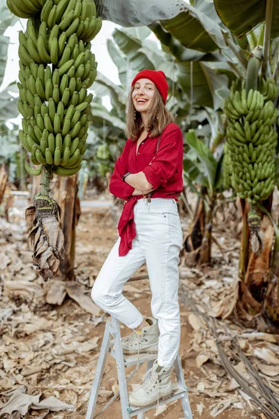 Portrait de femme sur bananeraie — Photo