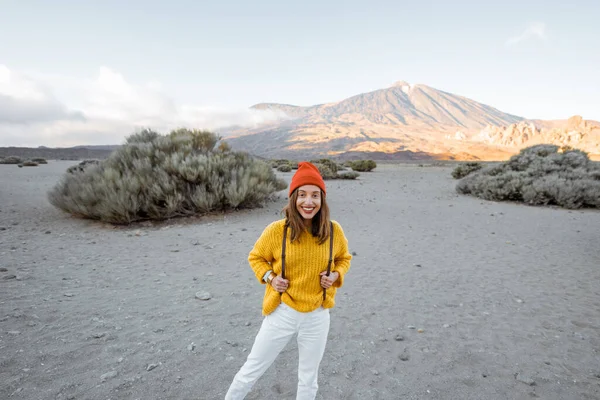 Woman on the volcanic valley — Stock Photo, Image