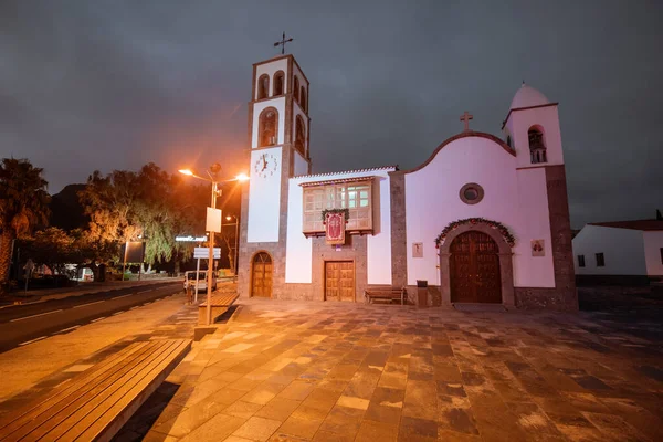 Церковь в деревне Сантьяго-дель-Тейде на острове Тенерифе — стоковое фото