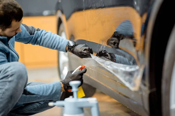 Filming car body at the vehicle service — Stock Fotó