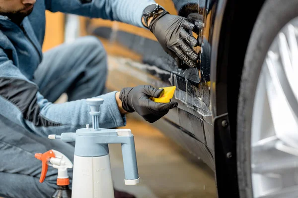 Filming car body at the vehicle service — Stock Photo, Image