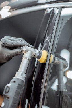 Polishing vehicle body from scratches