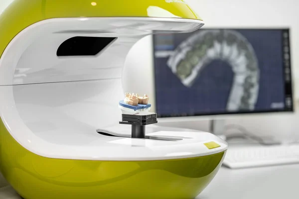 Scanning jaw model on the 3rd scanner at the lab — ストック写真