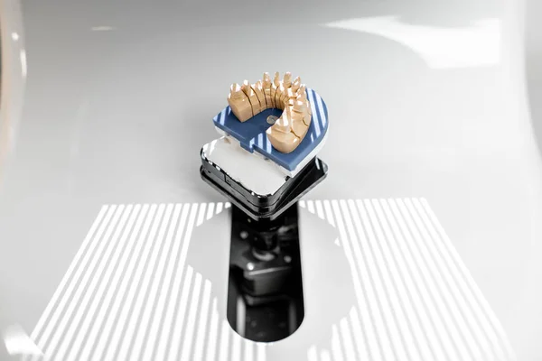 Modelo de mordaza de barrido en el tercer escáner —  Fotos de Stock