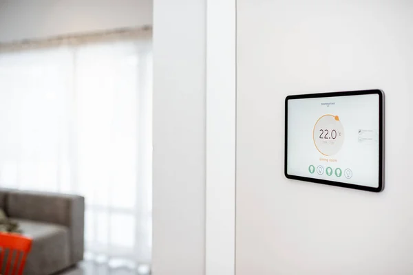 Digital touch screen panel for smart home managing — Stockfoto