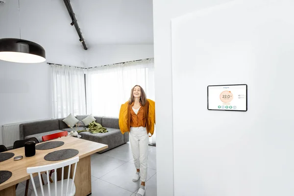 Smart home heating control concept — Stockfoto